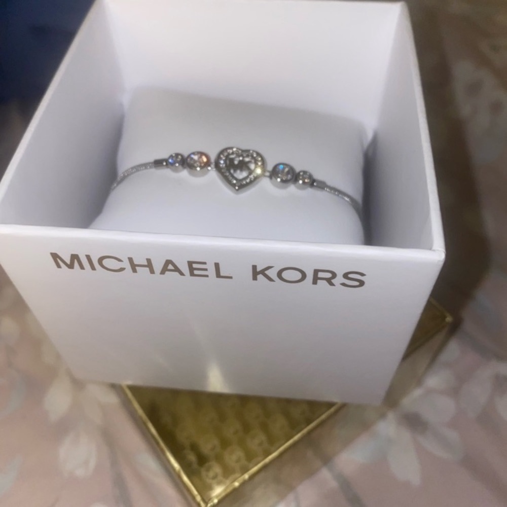Michael Kors Silver Heart Slider Bracelet BNIB - Picture 6 of 7